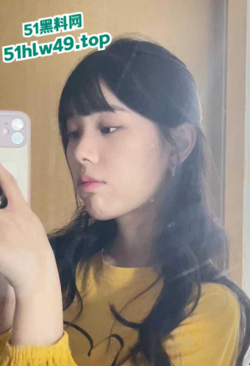 南京审计大学【黄芸】外传校花女神,甜美脸蛋C杯傲胸柳腰翘臀,不雅视频疯传,大尺度炸裂让人脸红心跳。-1