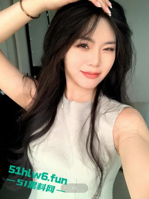 湖北文理学院大二系花【屈佳怡】绝美颜值性感尤物童颜巨乳,骚穴特写自慰视频流出!-6