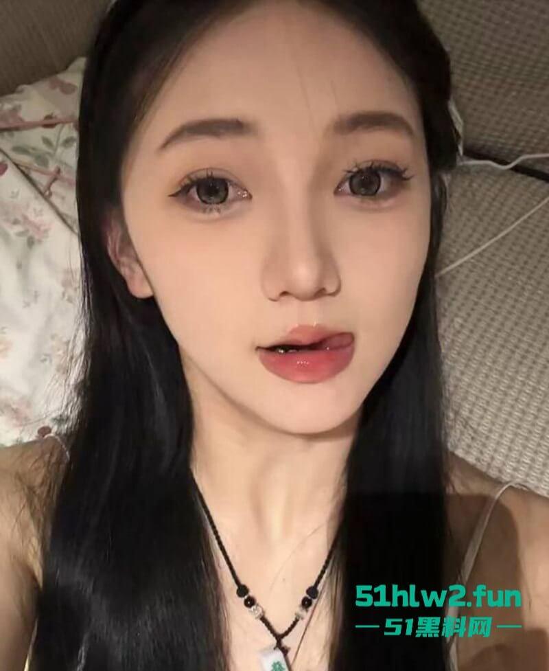 师范学院高冷校花【杨欣欣】私密约炮视频流出,清纯女神变身性爱尤物深情口交 内射全过程大尺度展示。-3