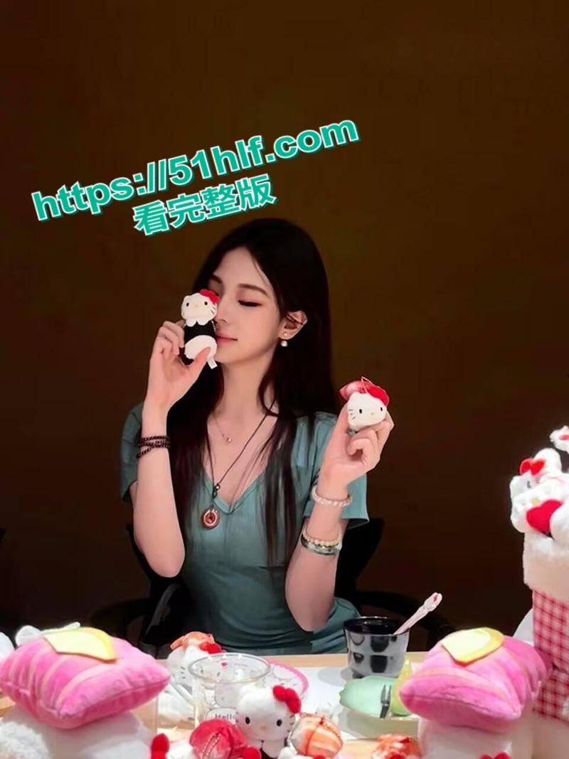 南宁师范大三学姐【许嘉阳】与炮友性爱视频流出,香嫩软舌灵活口交被正面无套狂怼,眼泪都操出来了!-2